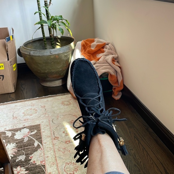 New Tory Burch suede Moccasins - Picture 10 of 12